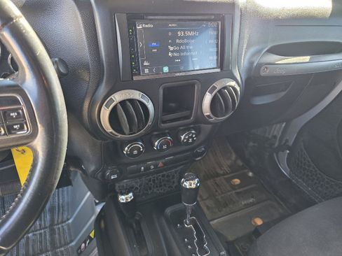 Used 2013 Jeep Wrangler Unlimited Sport w/ Connectivity Group AWD/4WD image 13