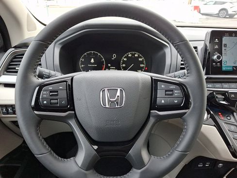 Certified 2025 Honda Odyssey Touring image 19