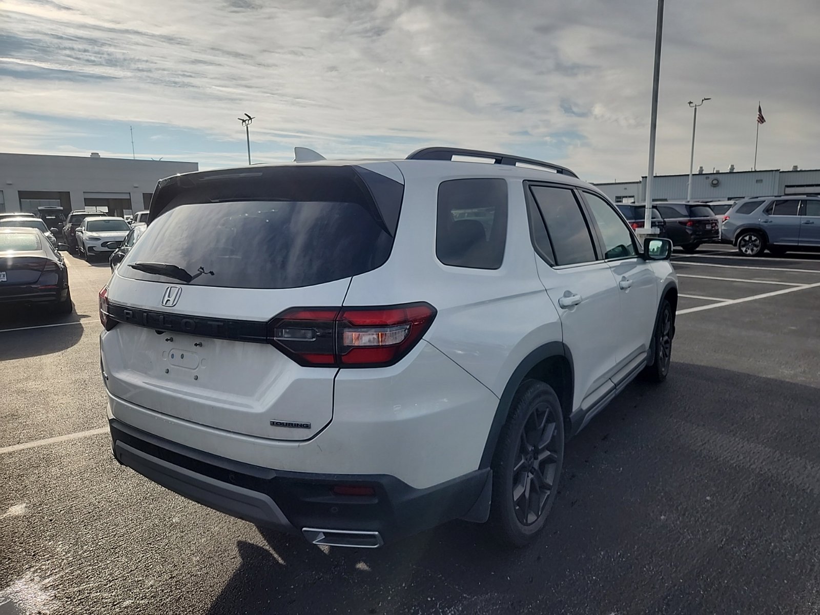 Used 2024 Honda Pilot Touring image 5