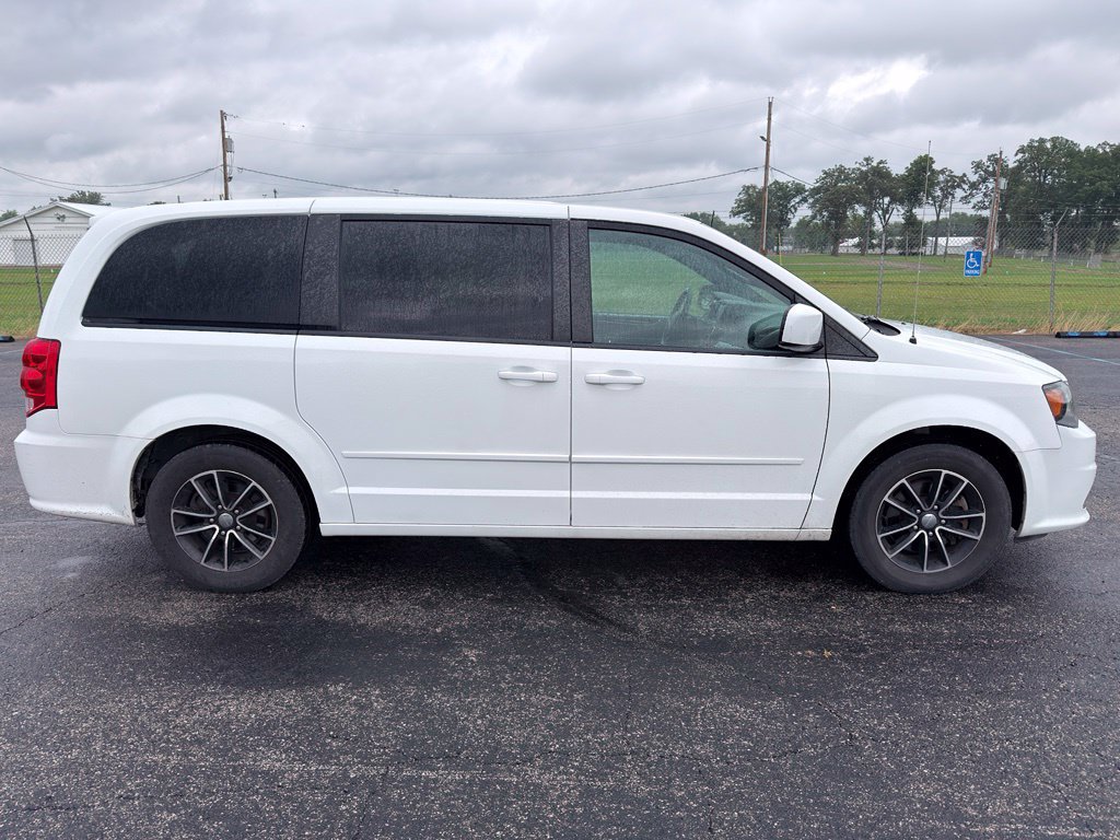 Used 2017 Dodge Grand Caravan SE FWD image 10