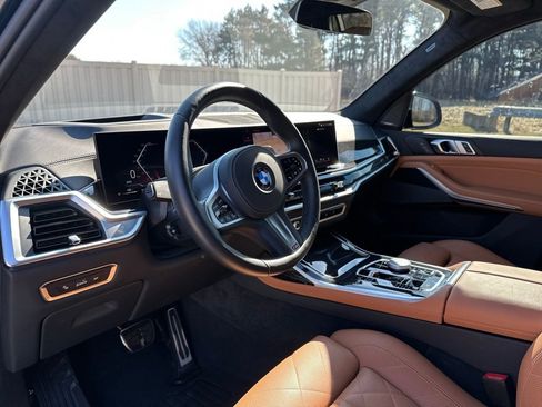 Used 2025 BMW X7 xDrive40i w/ M Sport Package AWD/4WD image 17