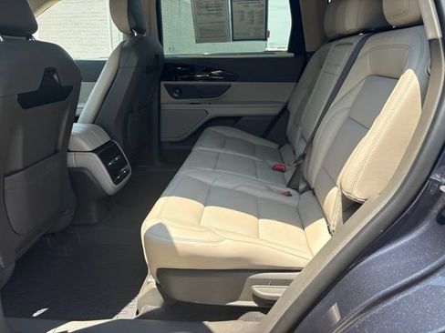 Used 2024 Lincoln Nautilus Premier w/ Equipment Group 102A AWD/4WD image 18