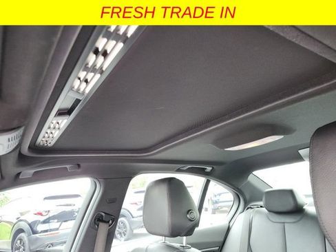 Used 2018 BMW 320i xDrive Sedan AWD/4WD image 3