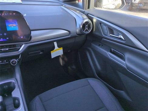 New 2026 Chevrolet Equinox EV LT image 17