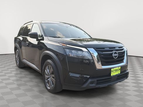 Used 2025 Nissan Pathfinder SV FWD image 1