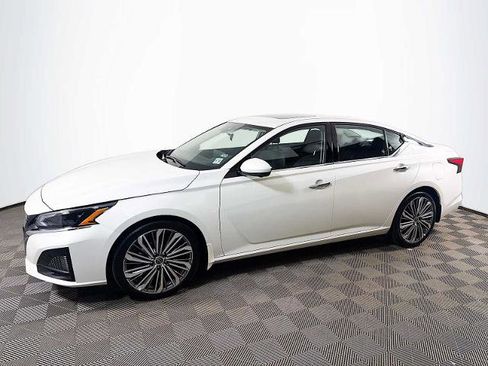 Certified 2025 Nissan Altima 2.5 SL FWD image 1