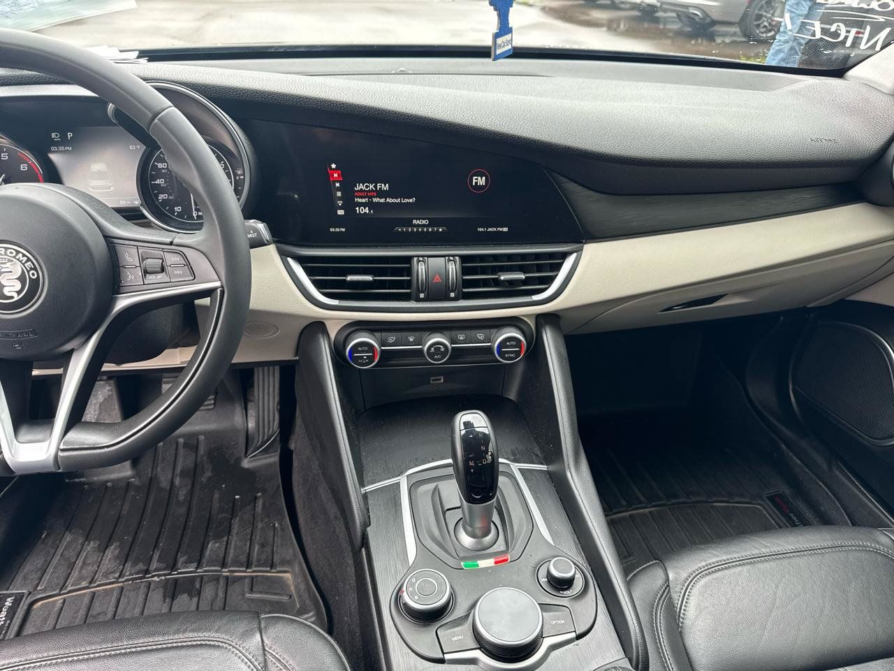 Used 2018 Alfa Romeo Giulia AWD image 10