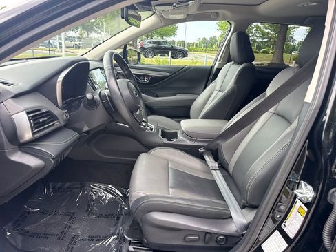 Used 2025 Subaru Outback Onyx Edition AWD/4WD image 13