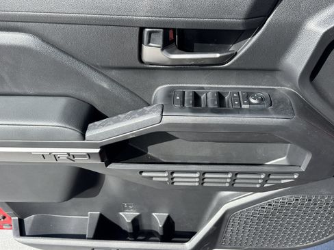 New 2025 Toyota Tacoma TRD Off-Road image 18