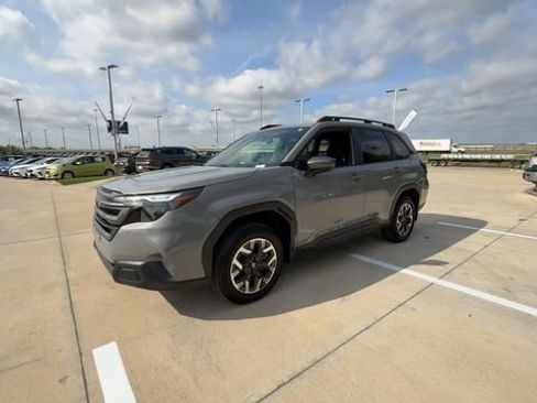 Used 2026 Subaru Forester Premium image 4