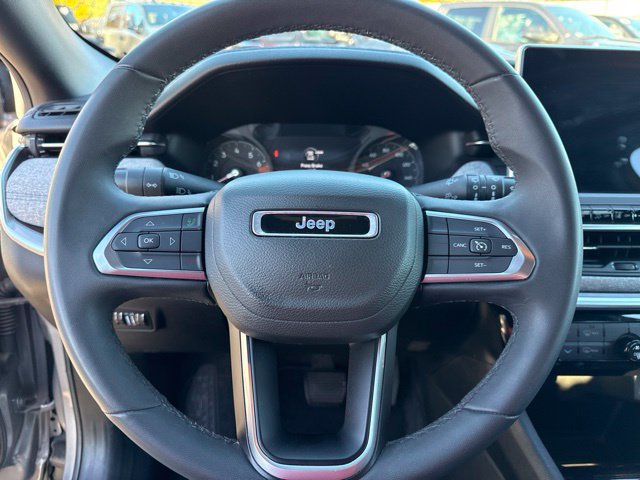 Used 2023 Jeep Compass Latitude AWD/4WD image 13