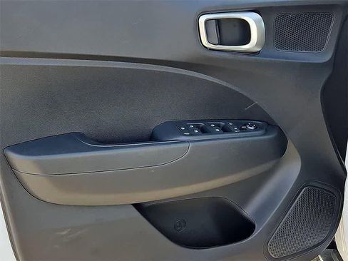 New 2026 Hyundai Venue SEL FWD image 19