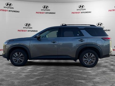 Used 2025 Nissan Pathfinder SV AWD/4WD image 8