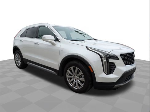 Used 2021 Cadillac XT4 Premium Luxury w/ Driver Assist Package image 2