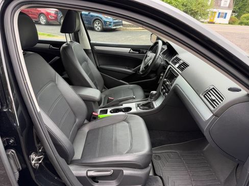 Used 2013 Volkswagen Passat TDI SE FWD image 20