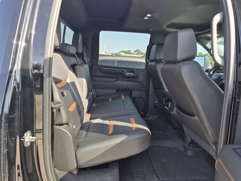 Used 2024 GMC Sierra 3500 AT4 w/ AT4 Premium Plus Package AWD/4WD image 10