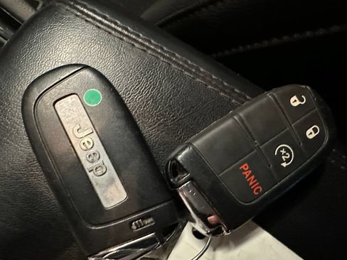 Used 2024 Jeep Compass Limited AWD/4WD image 15