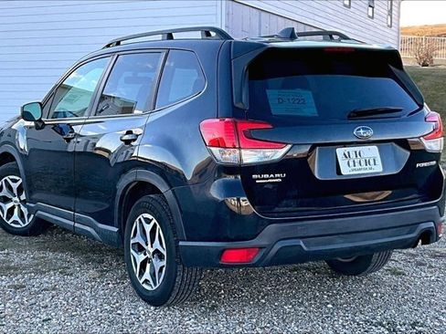 Used 2023 Subaru Forester Premium image 4