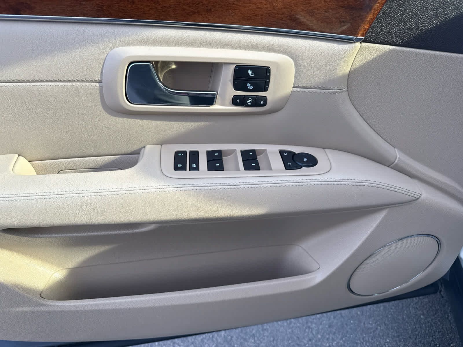 Used 2008 Cadillac SRX RWD image 10