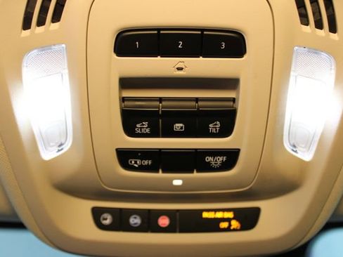 Used 2023 Buick Envision Avenir AWD/4WD image 31