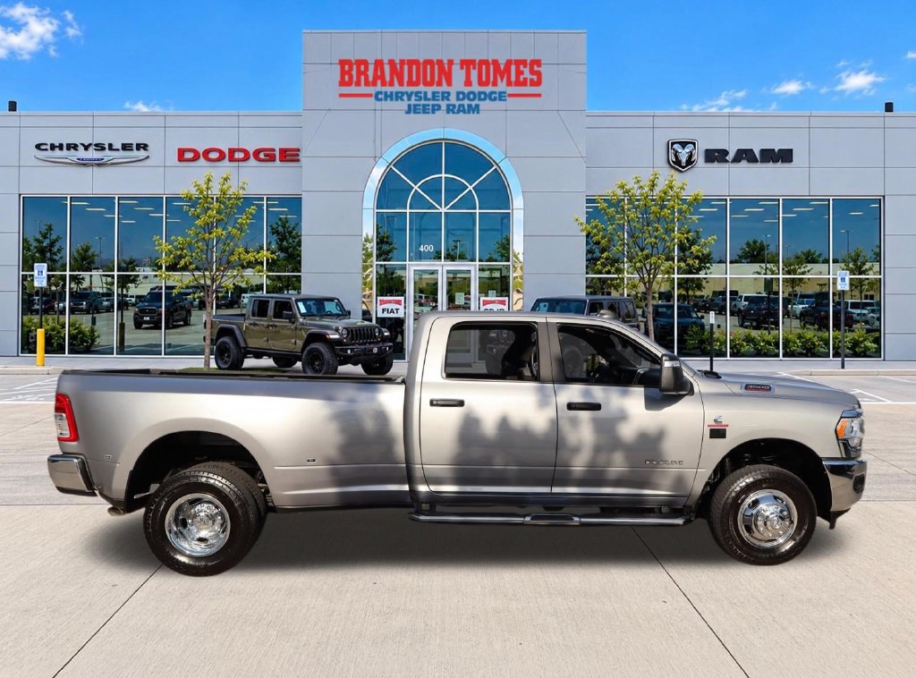 Used 2024 RAM 3500 Big Horn AWD/4WD image 2