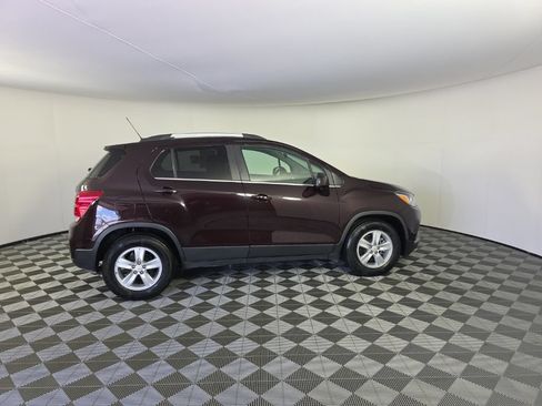 Used 2020 Chevrolet Trax LT w/ Driver Confidence Package FWD image 6
