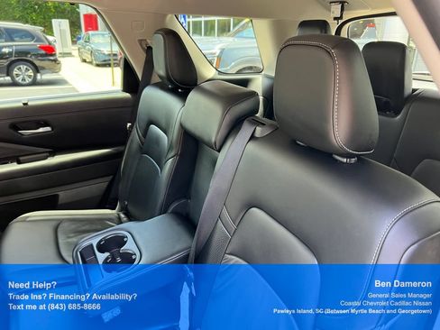 Certified 2025 Nissan Pathfinder SL FWD image 16
