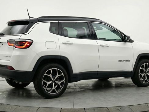 Used 2025 Jeep Compass Limited image 9