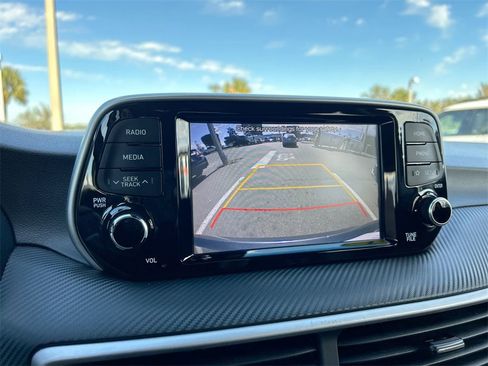 Used 2019 Hyundai Tucson SE image 16