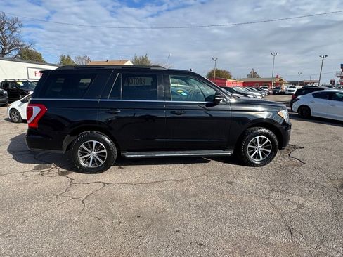 Used 2019 Ford Expedition XLT w/ Equipment Group 202A image 4