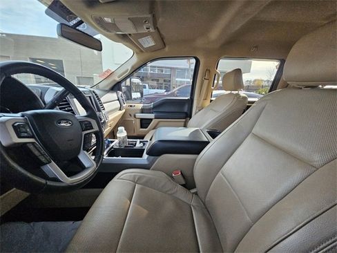 Used 2017 Ford F250 Lariat w/ Chrome Package image 7