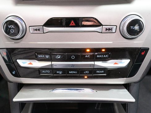 Used 2023 Ford Explorer XLT w/ Equipment Group 202A RWD image 21