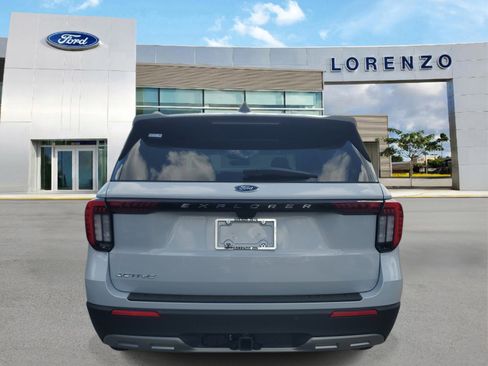 New 2026 Ford Explorer Active RWD image 5