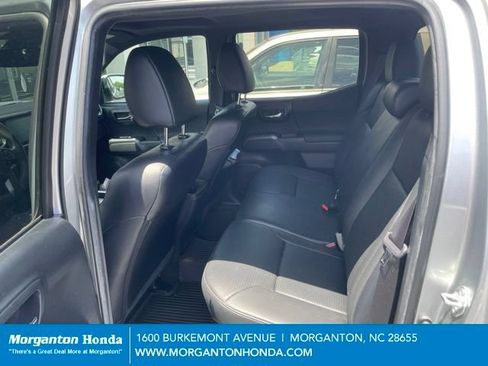 Used 2023 Toyota Tacoma TRD Off-Road w/ TRD Premium Off Road Package AWD/4WD image 7