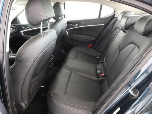 Used 2025 Genesis G70 2.5T image 26