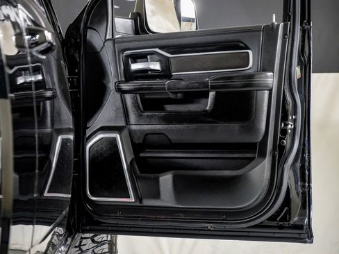 Used 2020 RAM 2500 Laramie w/ Night Edition image 36