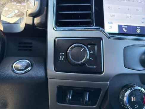 Certified 2022 Ford F250 Lariat w/ Black Appearance Package image 35