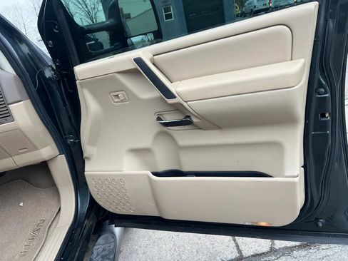 Used 2008 Nissan Titan LE w/ Tow Pkg image 28