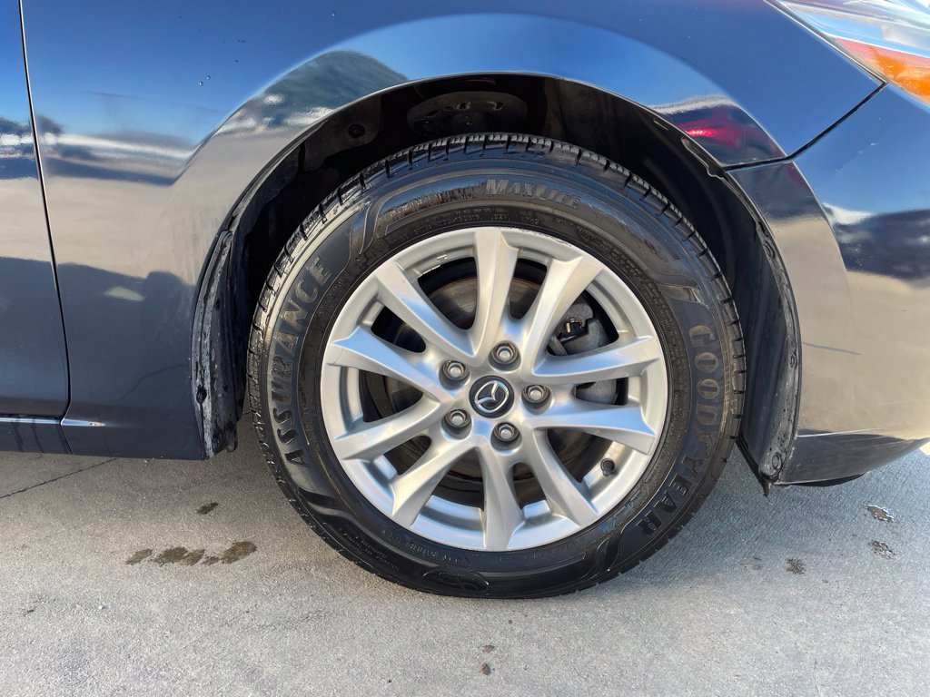 Used 2018 MAZDA MAZDA3 Sport w/ Preferred Equipment Package FWD image 26