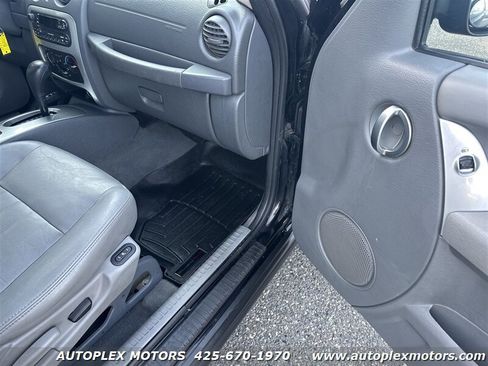 Used 2005 Jeep Liberty Limited image 9