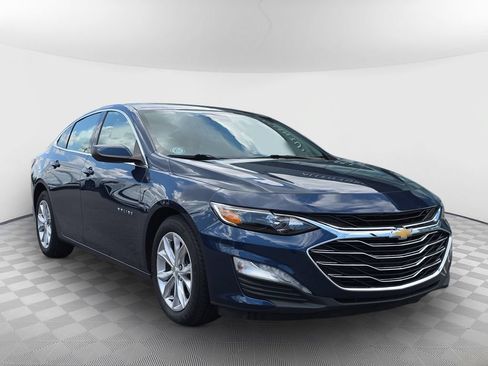Used 2021 Chevrolet Malibu LT FWD image 2