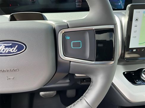 New 2025 Ford Expedition Active image 33