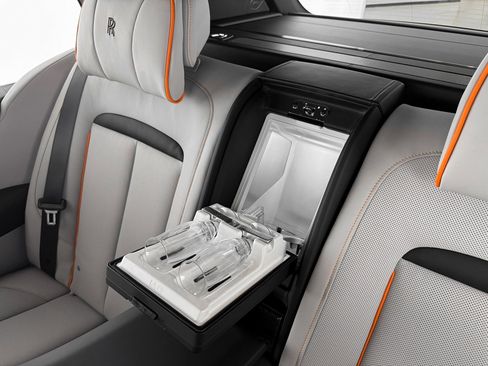 New 2026 Rolls-Royce Cullinan Black Badge image 35