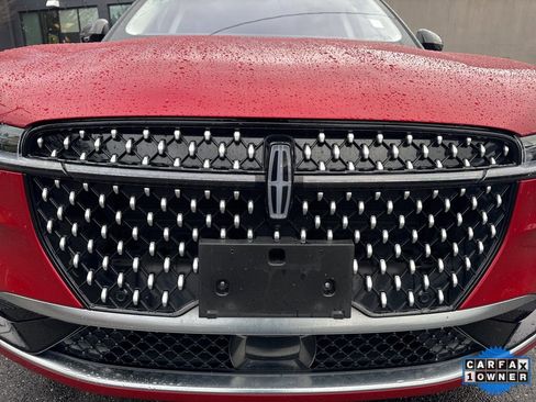 Used 2024 Lincoln Nautilus Reserve image 13