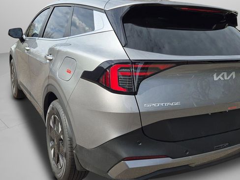 New 2026 Kia Sportage LX FWD image 28