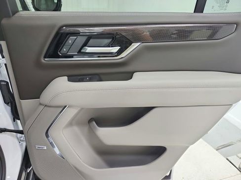 New 2026 GMC Yukon Elevation image 48
