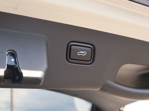 Used 2026 Kia Sportage EX FWD image 9