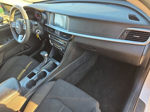 Used 2019 Kia Optima LX image 18