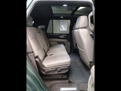 Used 2024 Chevrolet Tahoe Z71 w/ Luxury Package image 11