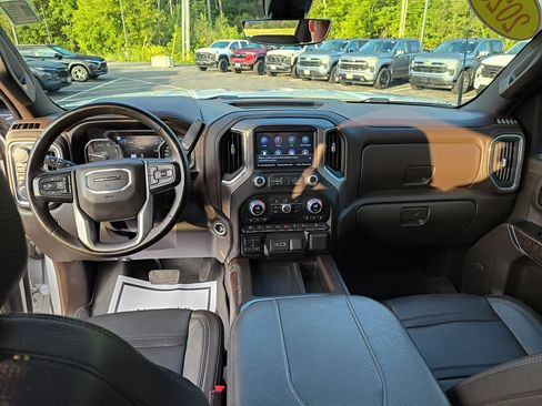 Used 2023 GMC Sierra 3500 Denali w/ Technology Package AWD/4WD image 12